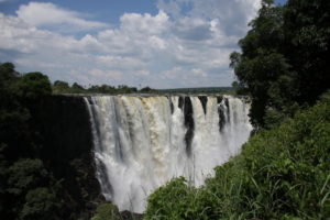 Victoria Falls – herabstürzende Wassermassen
