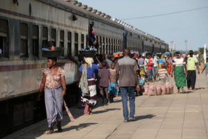 Tazara – buntes Zugabenteuer